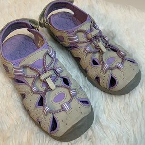 Khombu Girls Size 3 Water Shoes Sandals